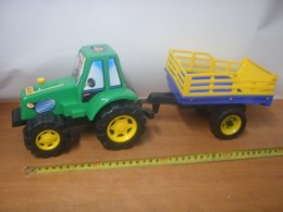 Traktor z przyczepą siano | 261